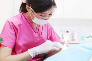 歯を残す歯科衛生士の歯周病予防